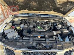 نیسان نەڤارا